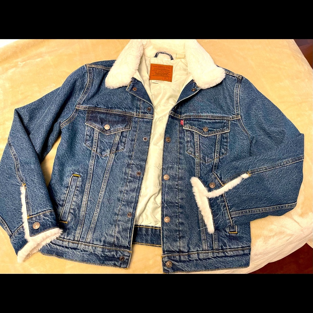 Levi's womens Fur Collar Ex-boyfriend Trucker Jackets